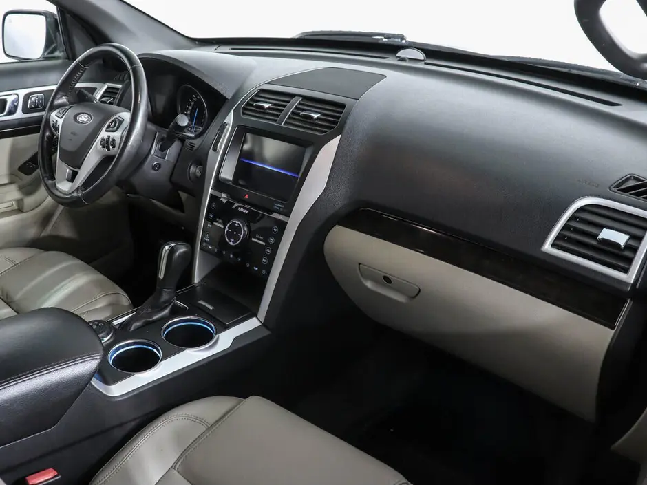 Ford Explorer, 2011 г.