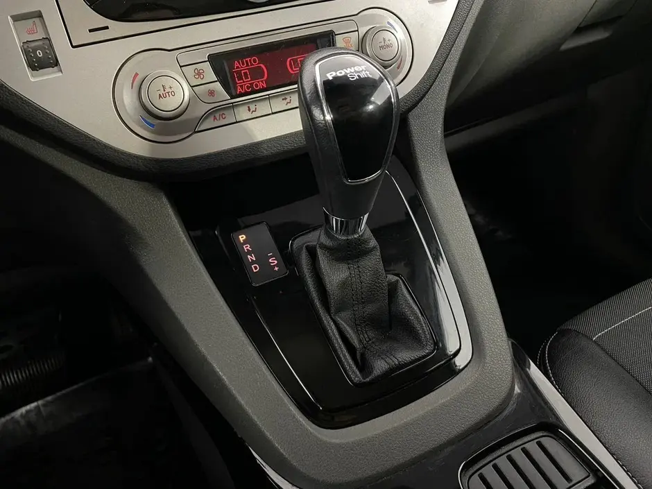 Ford Kuga, 2012 г.