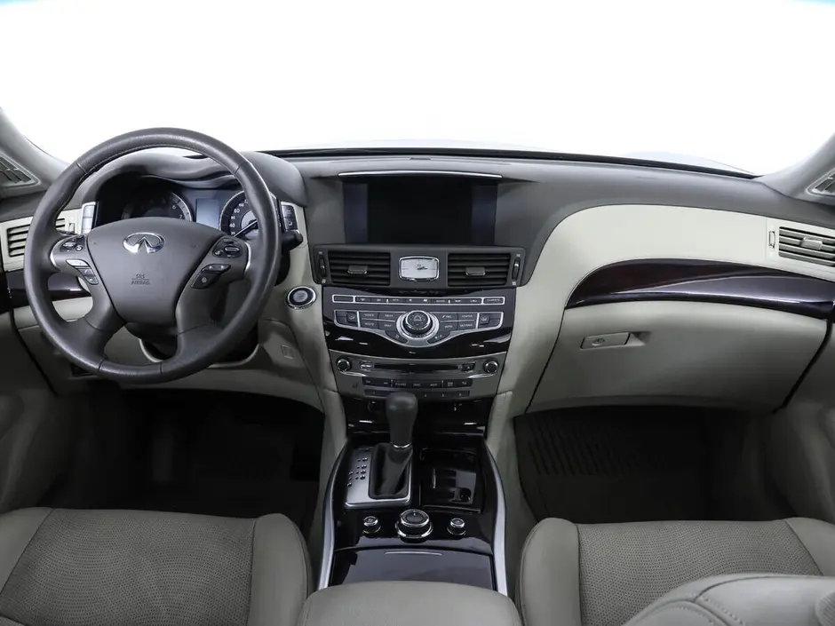 Infiniti M, 2010 г.