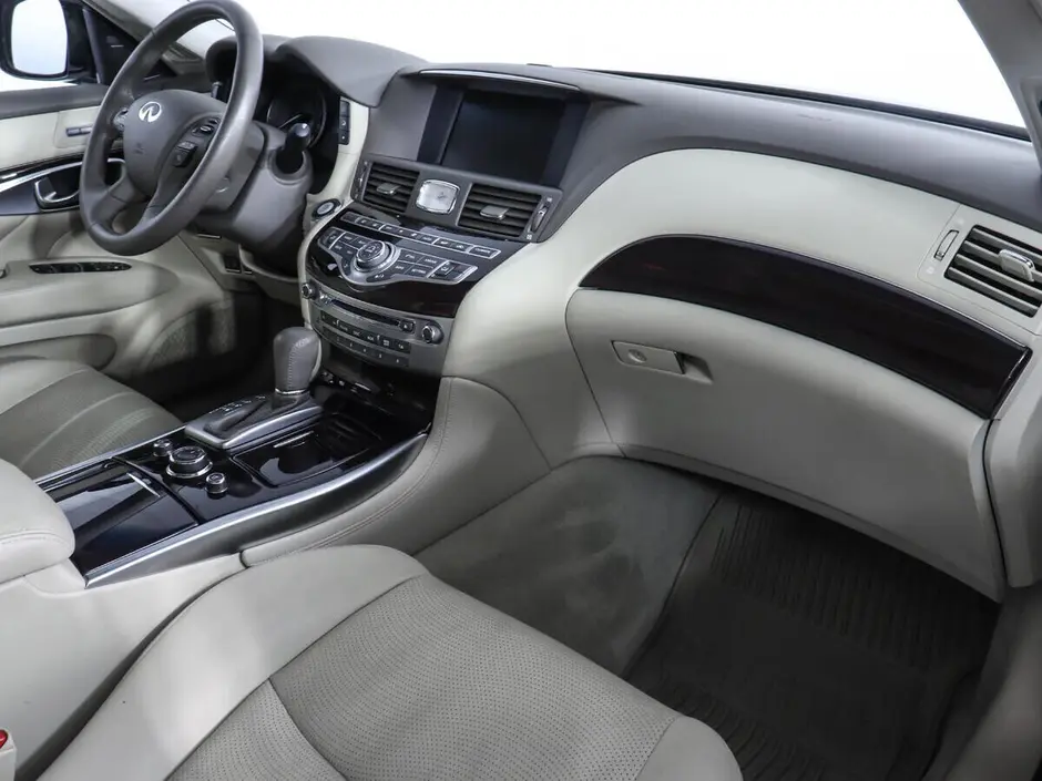 Infiniti M, 2010 г.