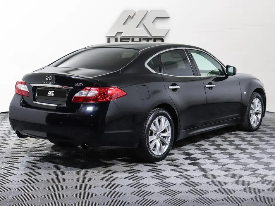 Infiniti M, 2011 г.