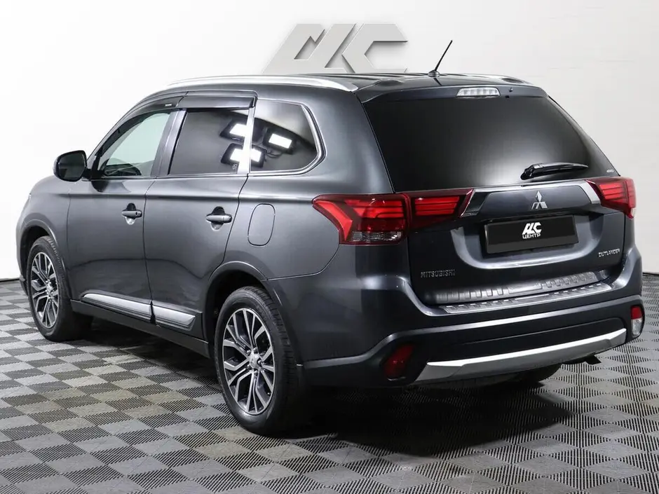 Mitsubishi Outlander, 2015 г.