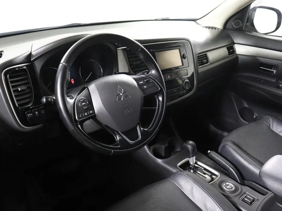Mitsubishi Outlander, 2015 г.
