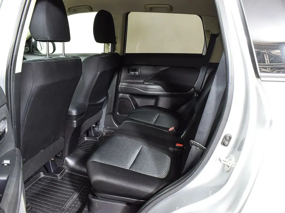 Mitsubishi Outlander, 2015 г.