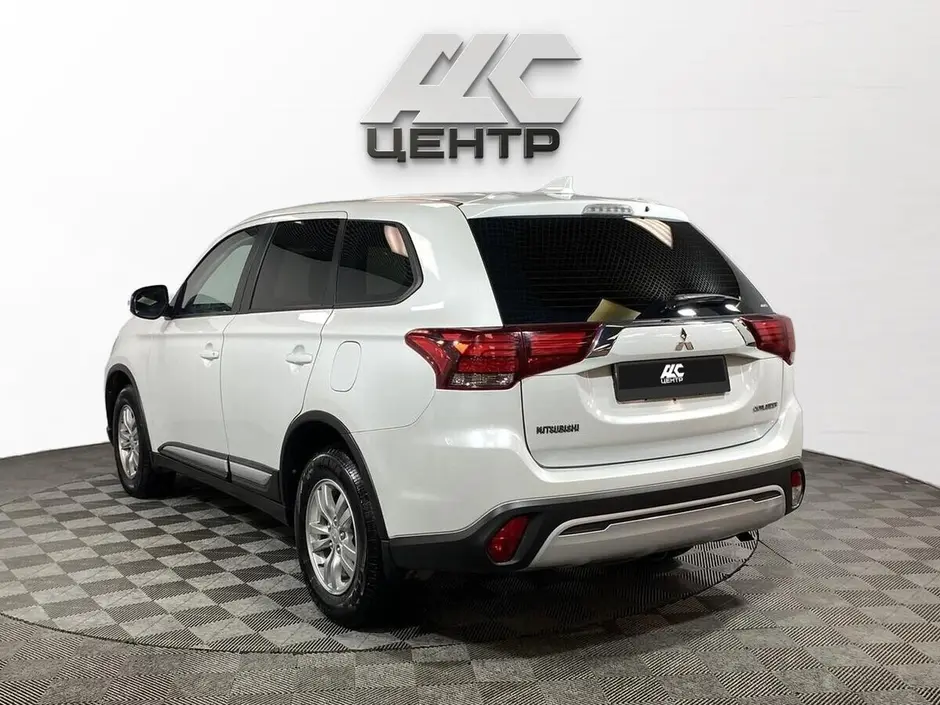 Mitsubishi Outlander, 2020 г.