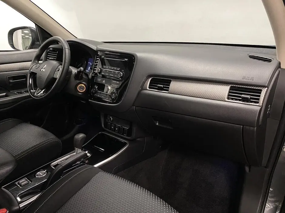 Mitsubishi Outlander, 2017 г.