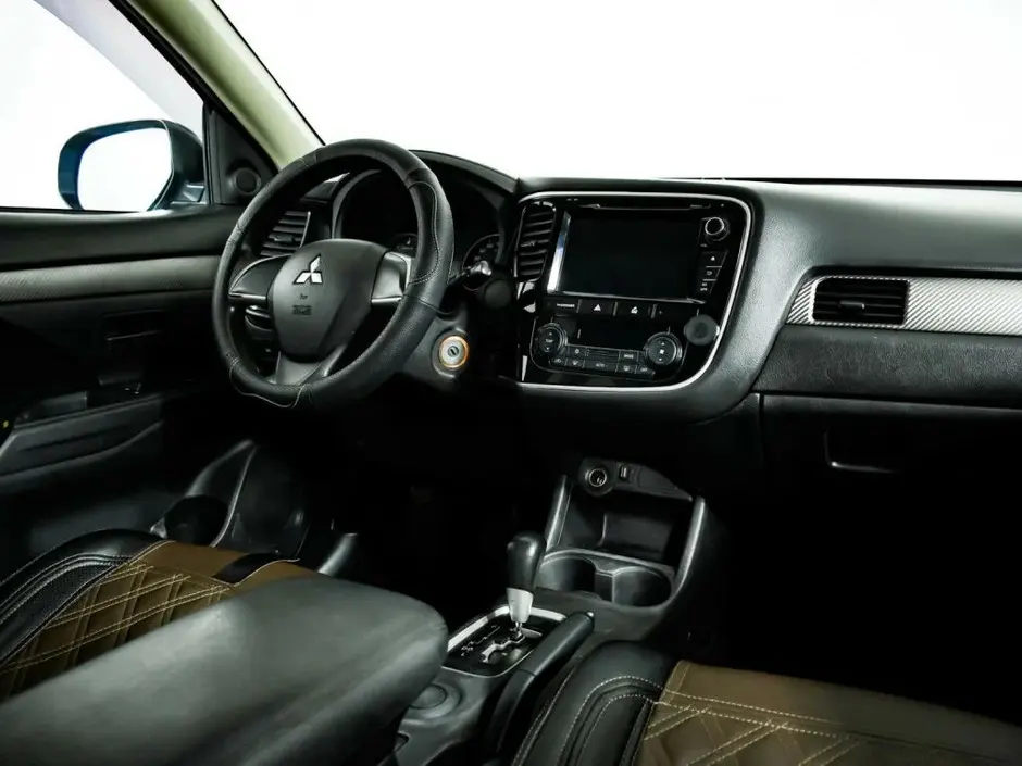 Mitsubishi Outlander, 2016 г.