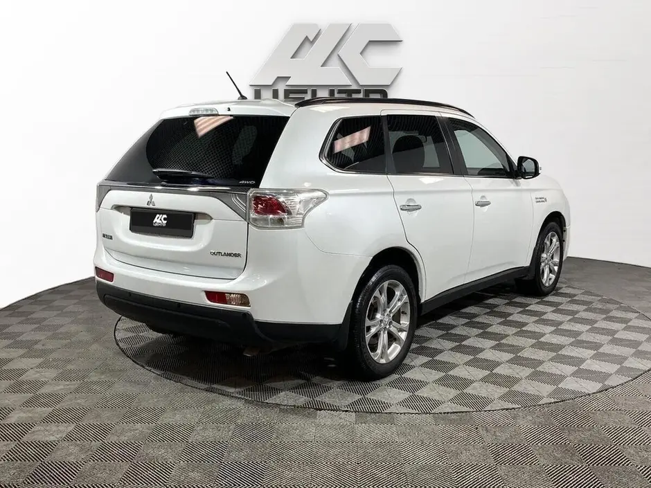 Mitsubishi Outlander, 2014 г.