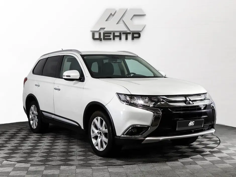 Mitsubishi Outlander, 2015 г.