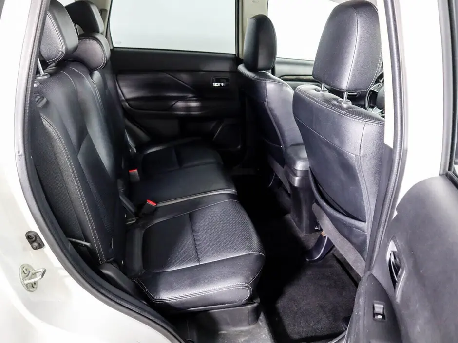 Mitsubishi Outlander, 2015 г.