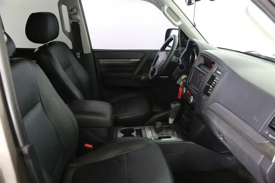 Mitsubishi Pajero, 2012 г.