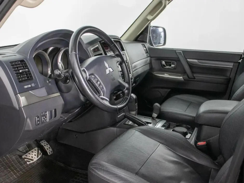 Mitsubishi Pajero, 2015 г.