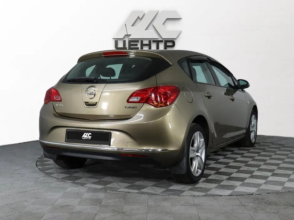 Opel Astra, 2012 г.