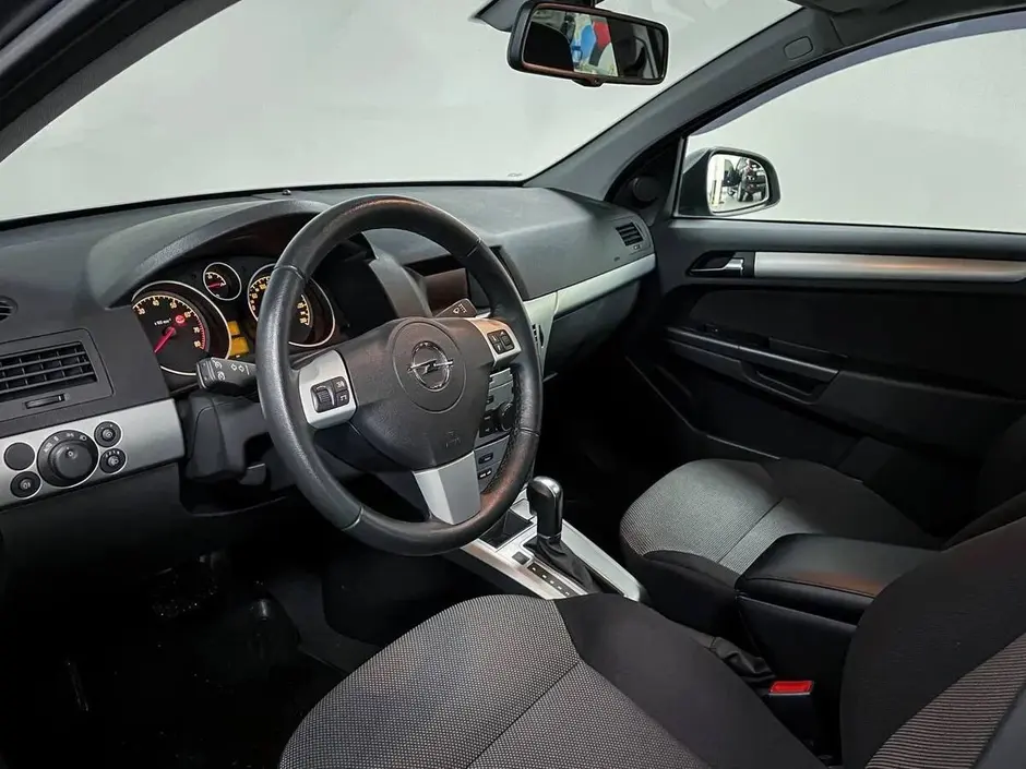 Opel Astra, 2012 г.