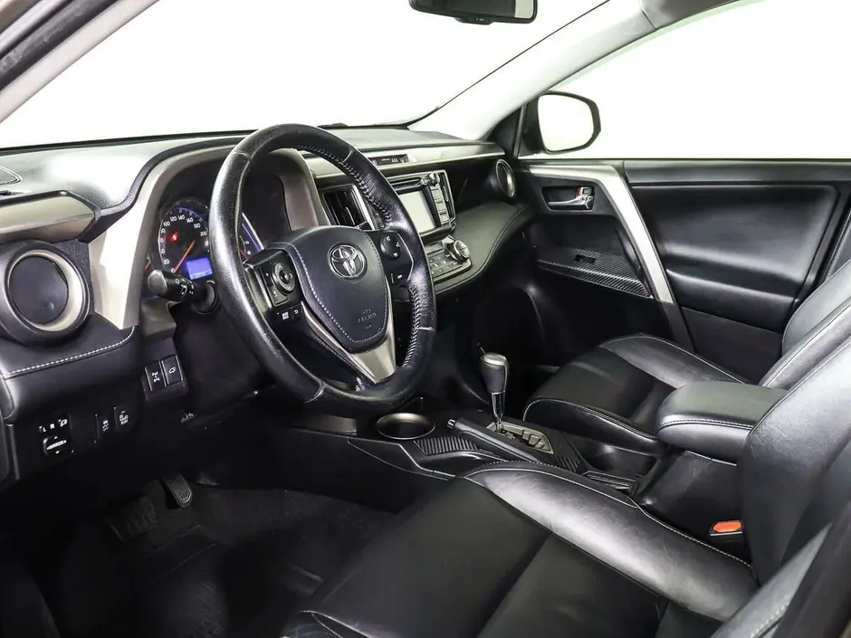 Toyota RAV4, 2015 г.
