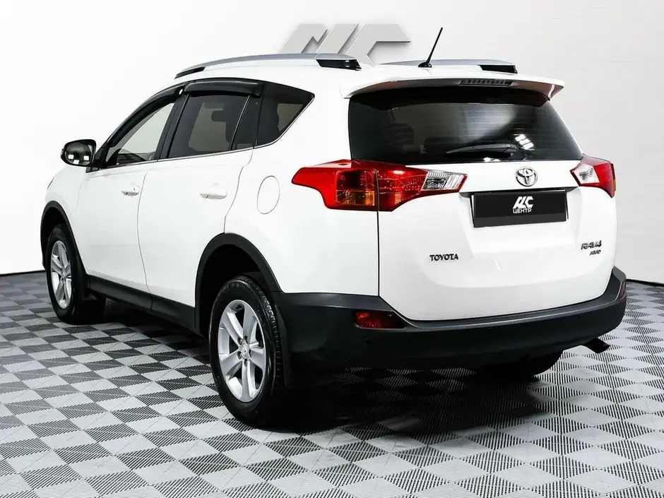 Toyota RAV4, 2015 г.