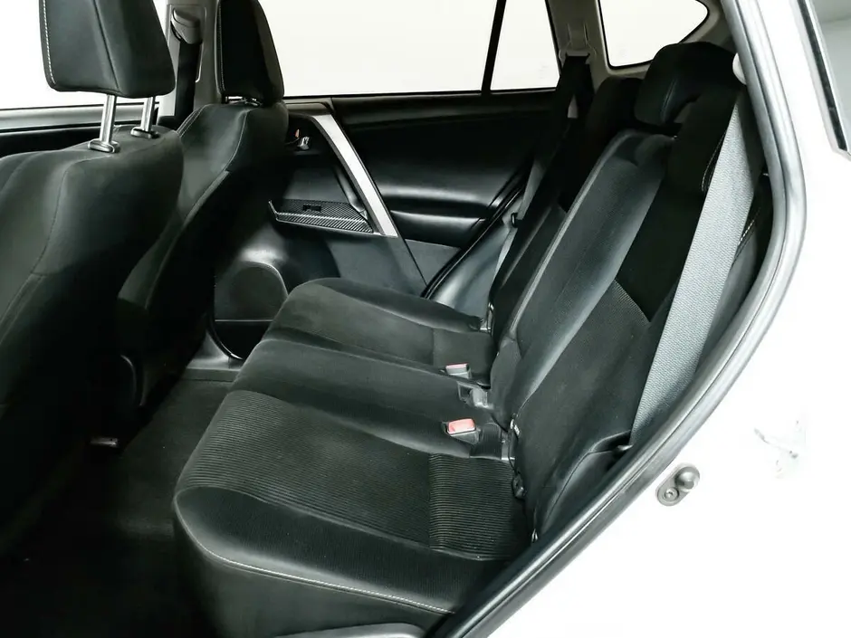 Toyota RAV4, 2015 г.
