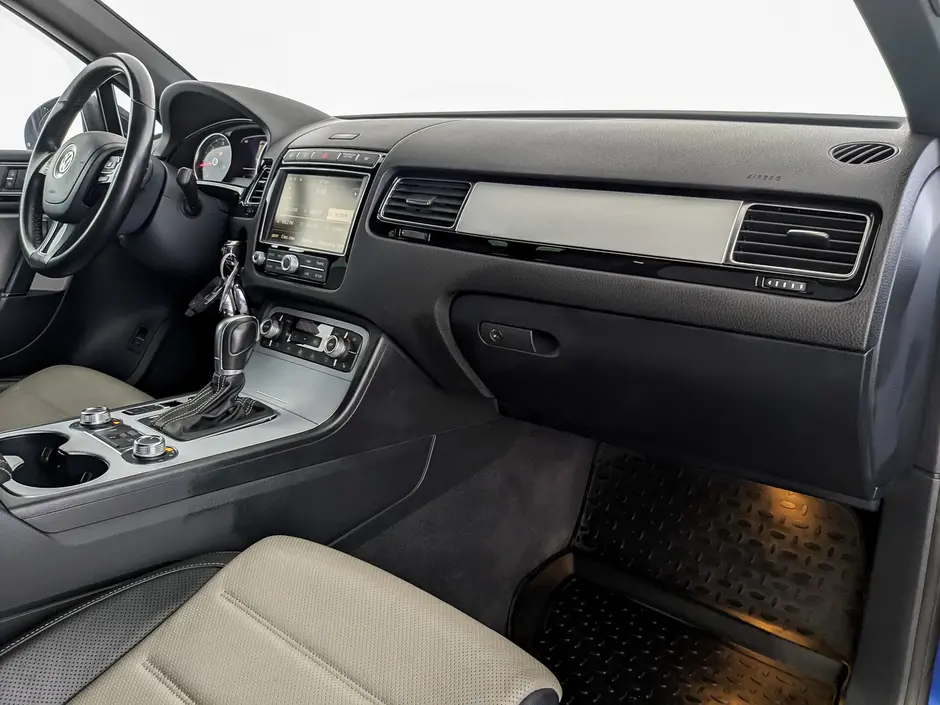 Volkswagen Touareg, 2015 г.