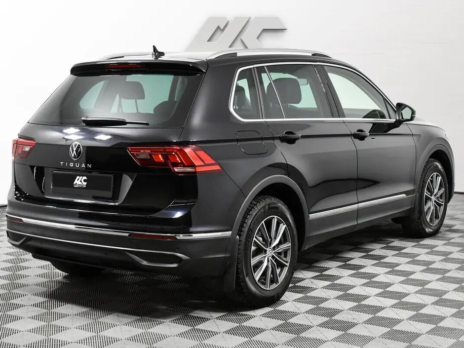 Volkswagen Tiguan, 2020 г.